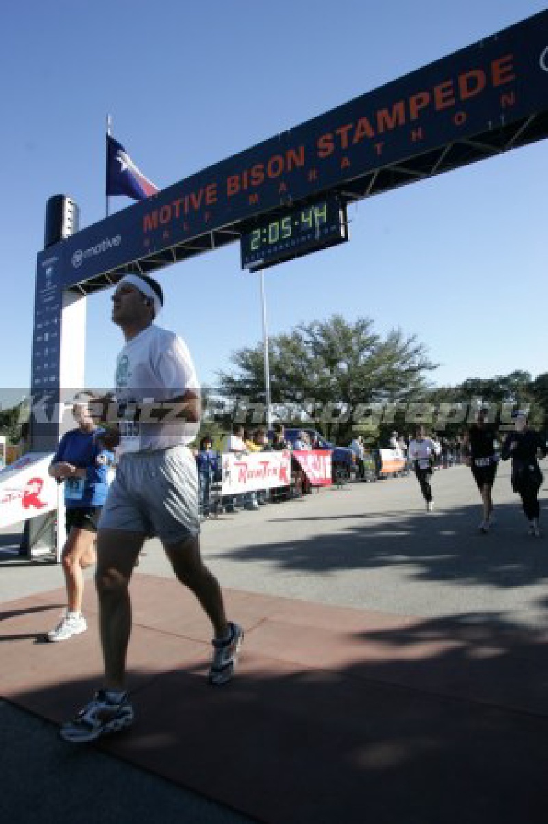 2005-11-20-Travis-Bison-Stampede-half-marathon-4.jpg