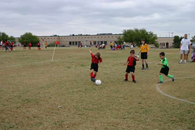 2005/11(November)/Chance-Soccer/640x480_2005-11-12-Soccer-10-Chance.JPG