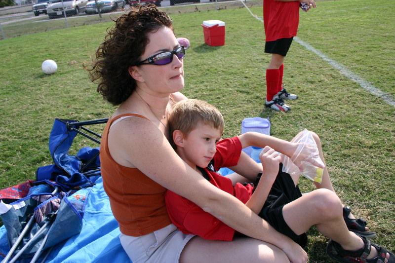 2005/11(November)/Dax-Soccer/800x600_2005-11-12-Soccer-44-Suzi-Chance.JPG