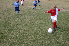 2005-11-12-Soccer-52-Lindsey.JPG