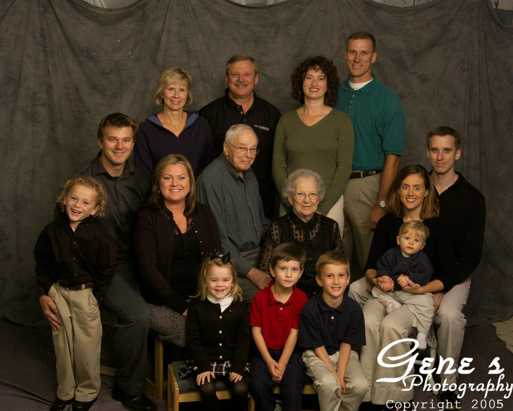 2005/11(November)/Family-Photos/1024x768_videoproofs-32.jpg