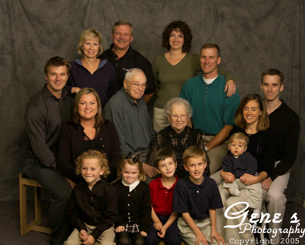 2005/11(November)/Family-Photos/1024x768_videoproofs-37.jpg