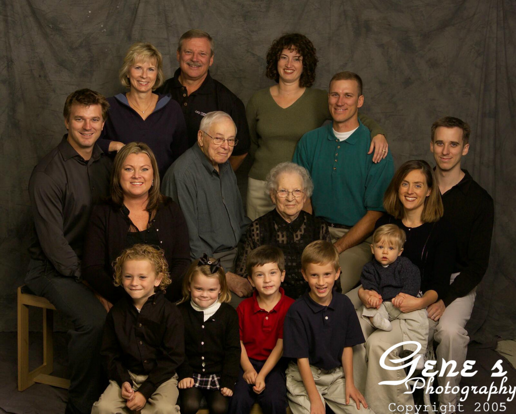 2005/11(November)/Family-Photos/1024x768_videoproofs-38.jpg