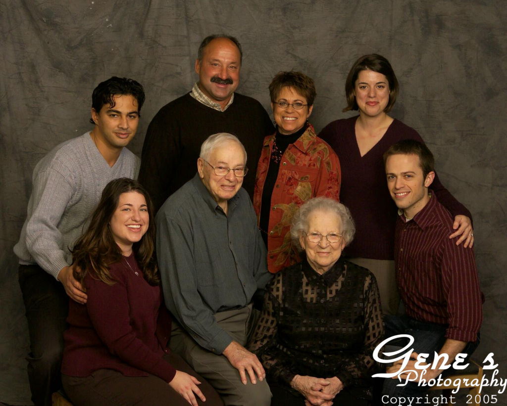 2005/11(November)/Family-Photos/1024x768_videoproofs-50.jpg