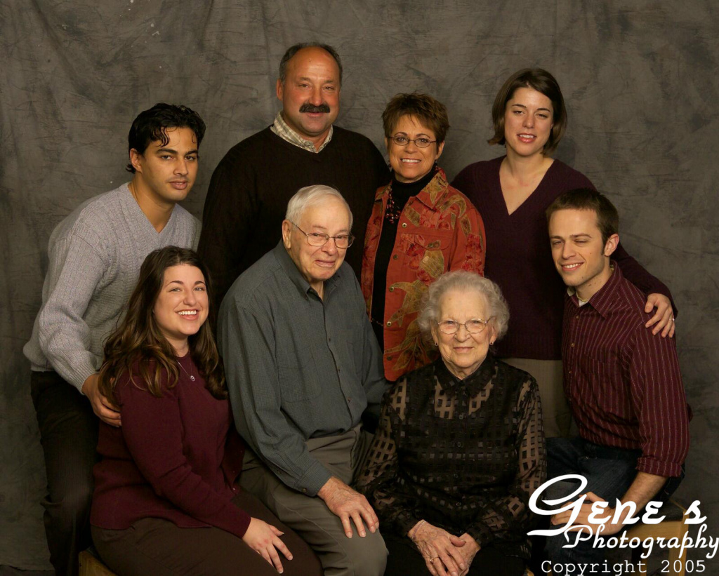 2005/11(November)/Family-Photos/1024x768_videoproofs-52.jpg