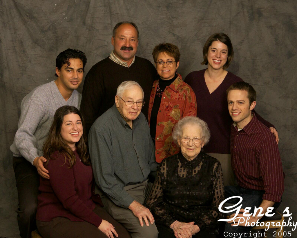 2005/11(November)/Family-Photos/1024x768_videoproofs-56.jpg