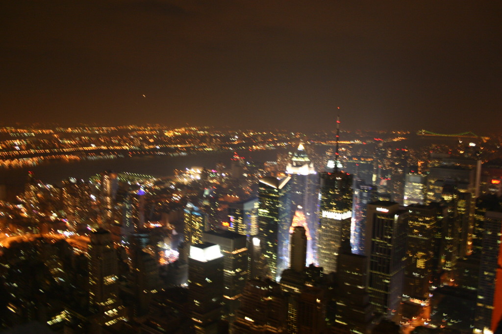 2005/11(November)/NewYorkCity/1024x768_2005-11-06-New-York-09-Empire-State-Building.JPG