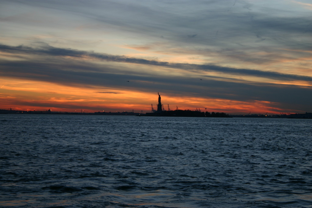2005-11-07-New-York-22-Battery-Park-Statue-of-Liberty.JPG