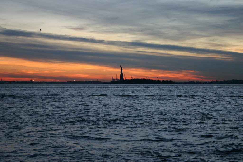 2005-11-07-New-York-28-Battery-Park-Statue-of-Liberty.JPG