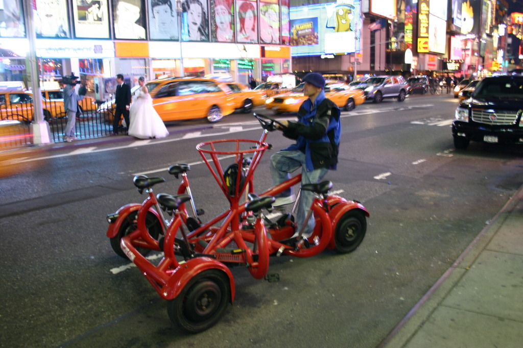 2005/11(November)/NewYorkCity/1024x768_2005-11-08-New-York-18-Times-Square.JPG