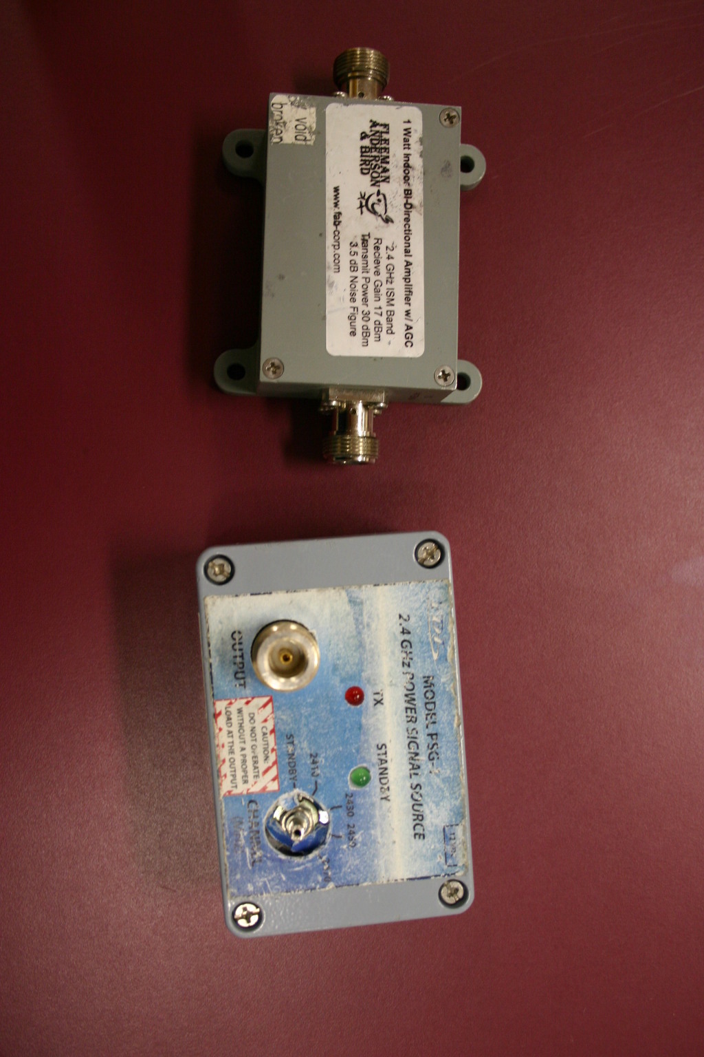 2005/11(November)/NewYorkCity/1024x768_2005-11-09-wireless-jammer-and-amp-1.JPG