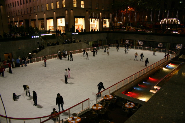 2005/11(November)/NewYorkCity/640x480_2005-11-07-New-York-41-Rockerfeller-ice-skating.JPG