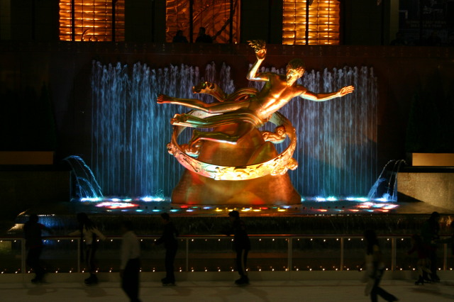 2005/11(November)/NewYorkCity/640x480_2005-11-07-New-York-44-Rockerfeller-ice-skating.JPG