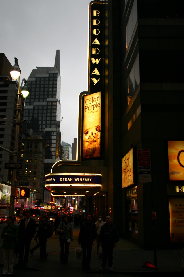2005/11(November)/NewYorkCity/640x480_2005-11-09-New-York-07-Times-Square-Oprah.JPG