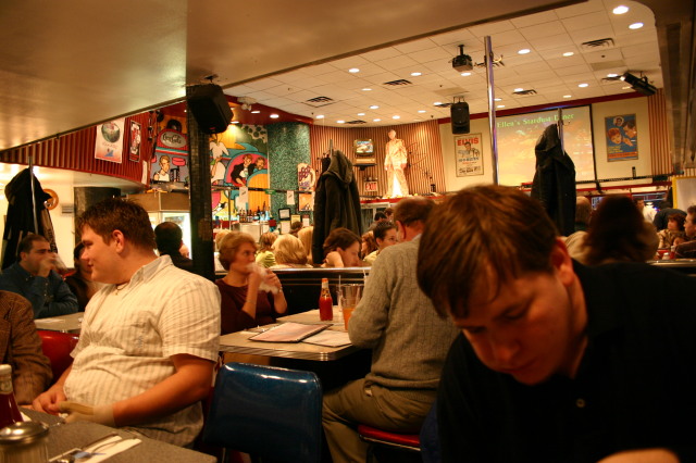 2005-11-09-New-York-10-Times-Square-Stardust-Diner.JPG