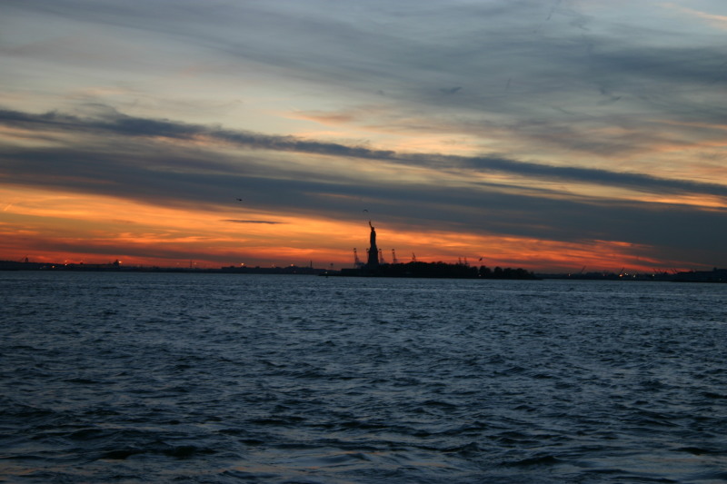 2005-11-07-New-York-21-Battery-Park-Statue-of-Liberty.JPG