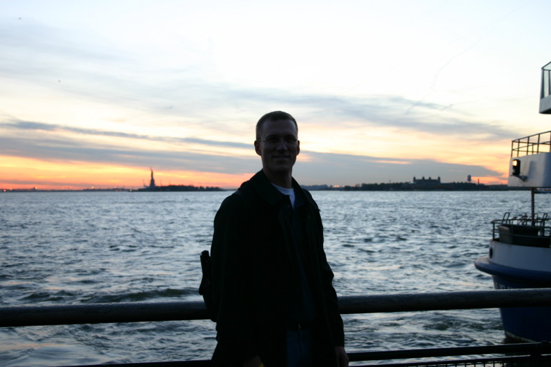 2005-11-07-New-York-24-Battery-Park-Statue-of-Liberty-Travis.JPG