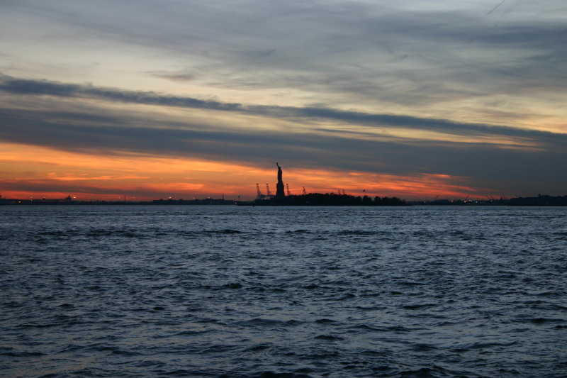 2005-11-07-New-York-26-Battery-Park-Statue-of-Liberty.JPG