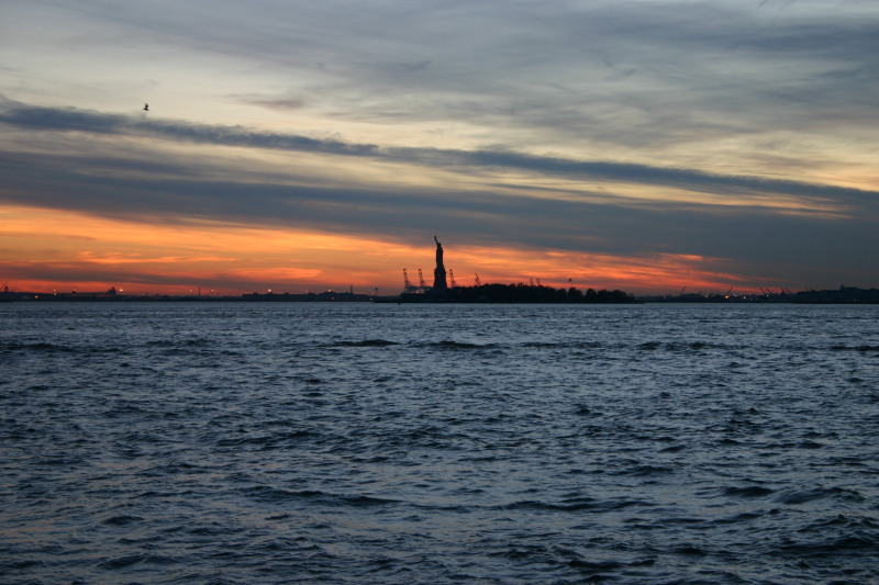 2005-11-07-New-York-28-Battery-Park-Statue-of-Liberty.JPG