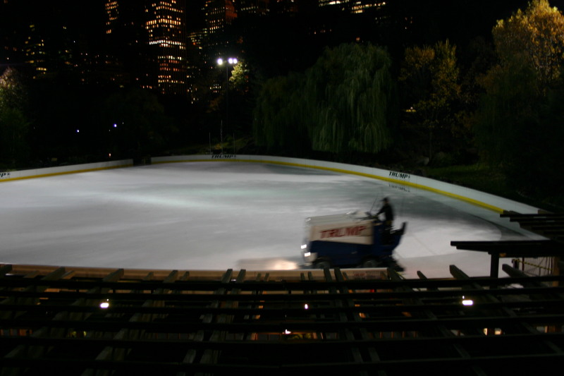 2005-11-07-New-York-48-Central-park-ice-rink.JPG