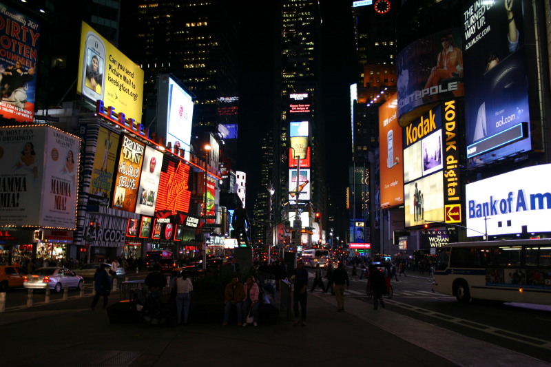 2005/11(November)/NewYorkCity/800x600_2005-11-08-New-York-05-Times-Square.JPG