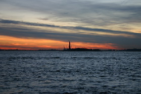 2005-11-07-New-York-26-Battery-Park-Statue-of-Liberty.JPG