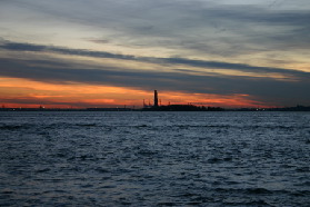 2005-11-07-New-York-27-Battery-Park-Statue-of-Liberty.JPG