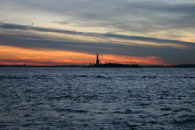 2005-11-07-New-York-28-Battery-Park-Statue-of-Liberty.JPG