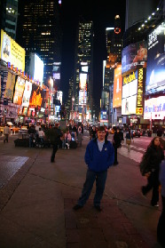 2005-11-08-New-York-09-Times-Square-Frank.JPG