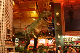 2005-11-08-New-York-13-Times-Square-Toys-R-Us.JPG