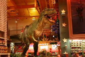 2005-11-08-New-York-14-Times-Square-Toys-R-Us.JPG