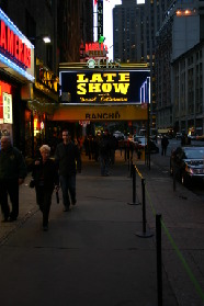 2005-11-09-New-York-02-Times-Square-David-Letterman-Travis.JPG