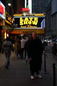 2005-11-09-New-York-04-Times-Square-David-Letterman-Travis.JPG