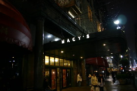 2005-11-09-New-York-16-Times-Square-Macys.JPG