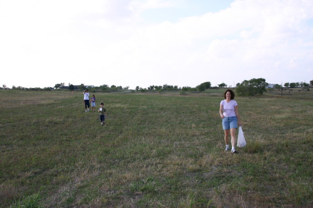 2005-11-13-Pflugerville-Land-06-Dax-Kalyani-Kavita-Suzi.JPG