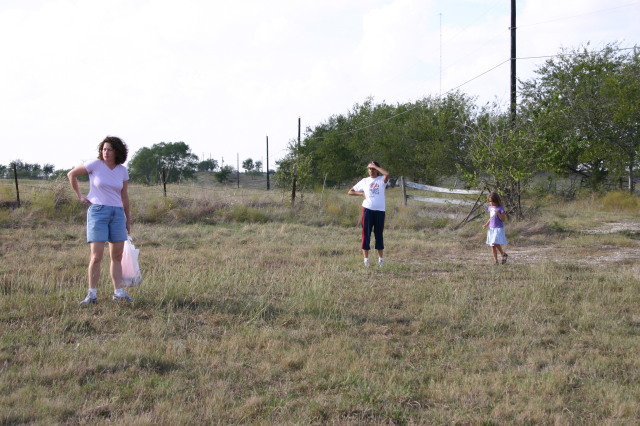 2005-11-13-Pflugerville-Land-19-Suzi-Kavita-Kalyani.JPG