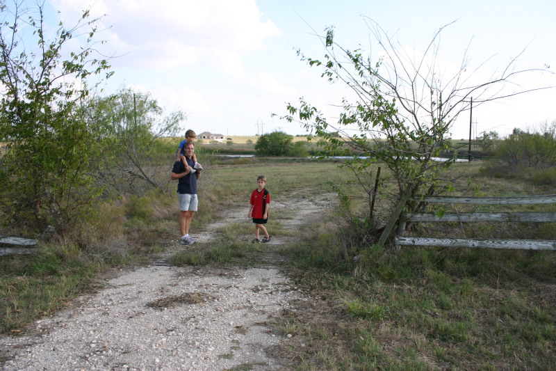 2005/11(November)/Pflugerville-Land/800x600_2005-11-13-Pflugerville-Land-13-Ben-Suchin-Chance.JPG