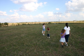 2005-11-13-Pflugerville-Land-04-Dax-Kalyani-Kavita-Suzi-Chance.JPG