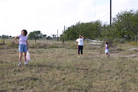2005-11-13-Pflugerville-Land-19-Suzi-Kavita-Kalyani.JPG