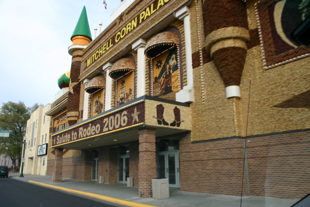 2005-11-03-South-Dakota-19-CornPalace.JPG