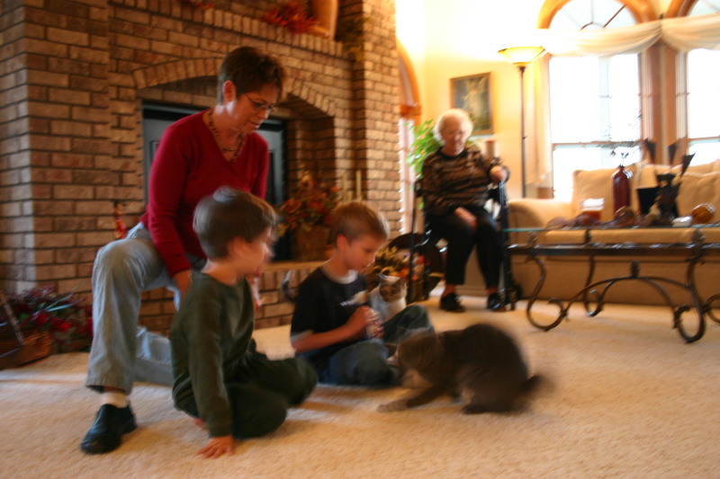 2005/11(November)/SouthDakota/Day1/800x600_2005-11-03-South-Dakota-47-Chance-Dax-Pat.JPG