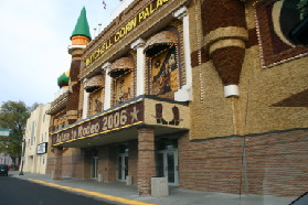 2005-11-03-South-Dakota-19-CornPalace.JPG