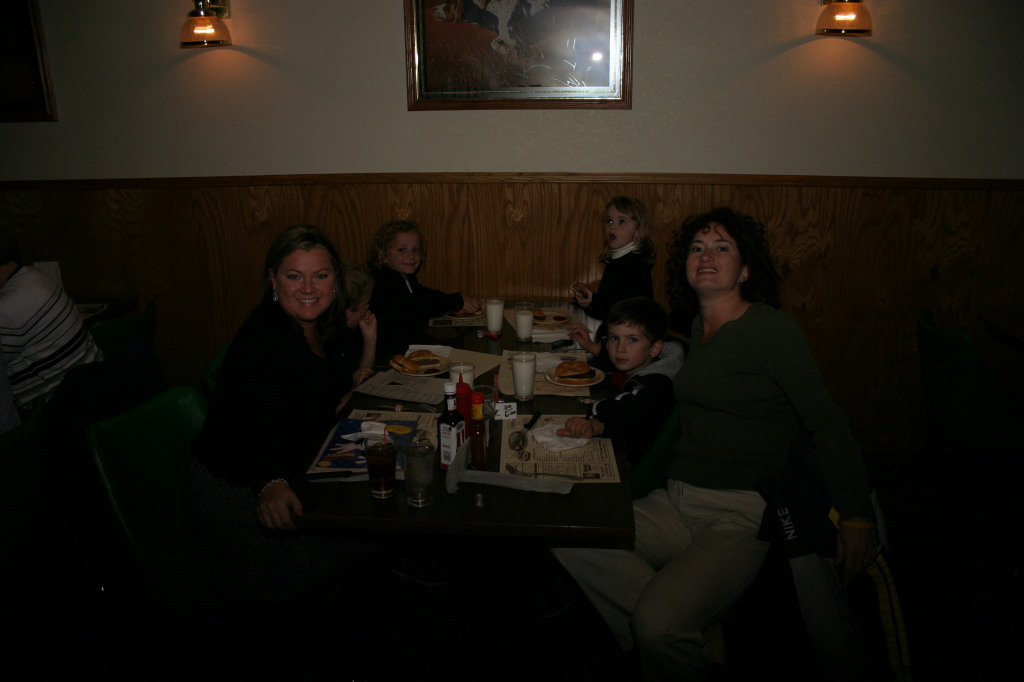 2005/11(November)/SouthDakota/Day2/1024x768_2005-11-05-South-Dakota-116-Mt-Vernon-bar.JPG