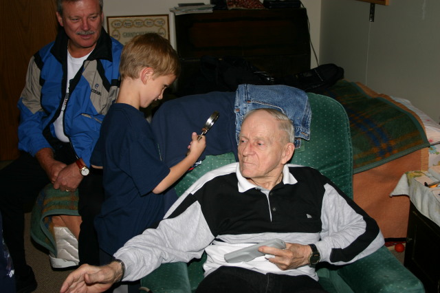2005/11(November)/SouthDakota/Day2/640x480_2005-11-04-South-Dakota-04-Chance-Dax-Albert.JPG