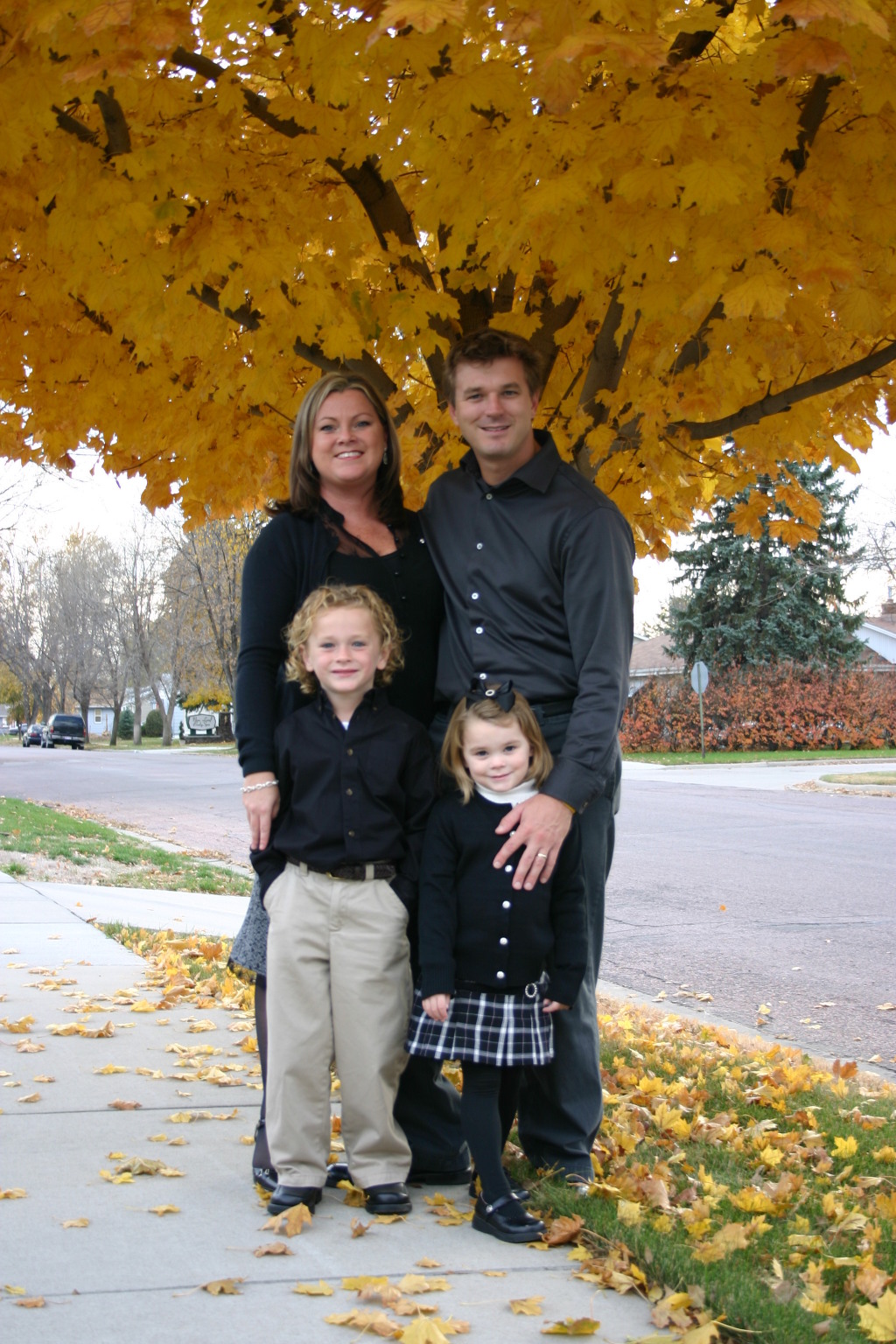 2005-11-05-South-Dakota-41-Family-photo-Justin-Katie-Vale-Kyla.JPG
