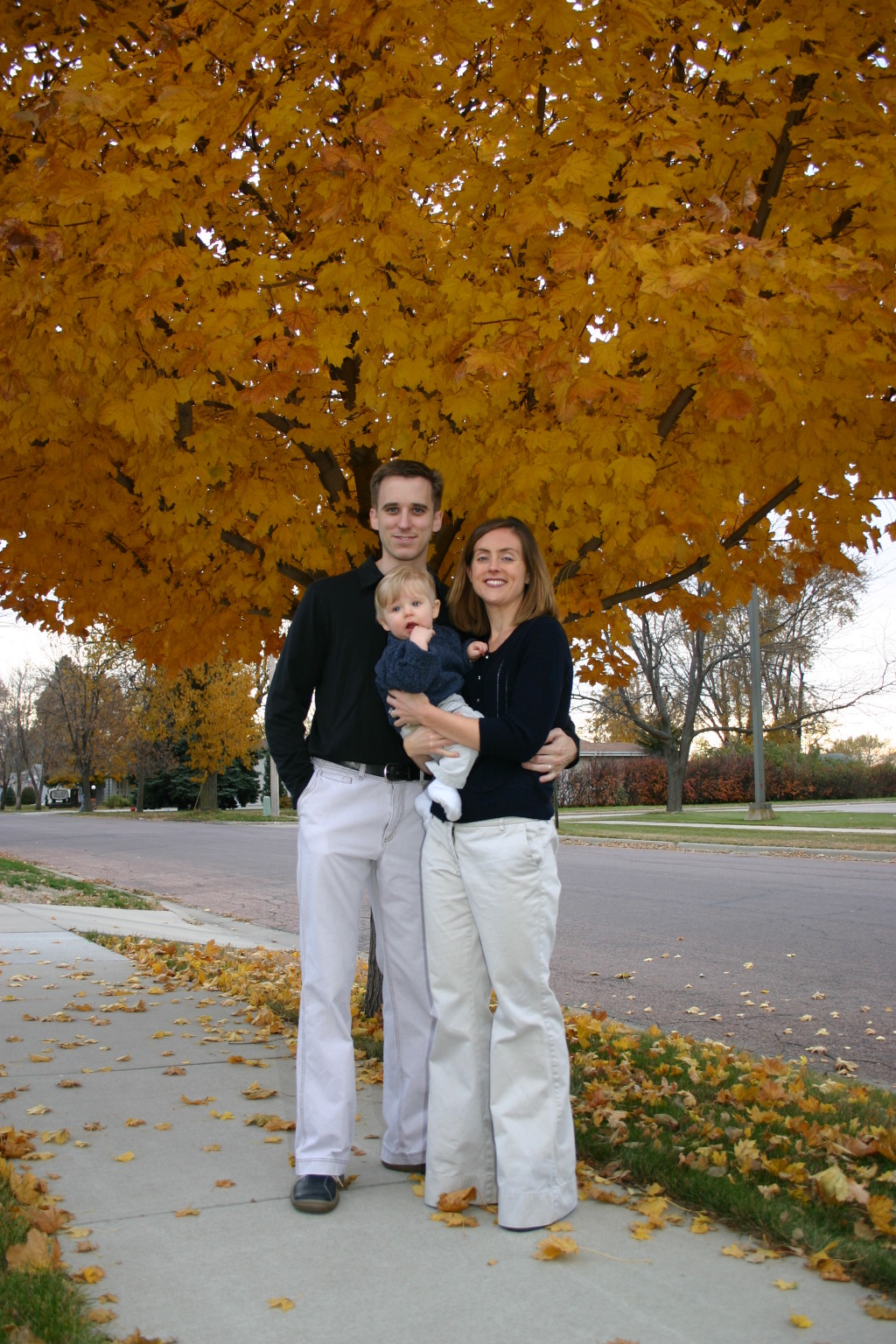 2005-11-05-South-Dakota-66-Family-photo-Josh-Heather-Ian.JPG
