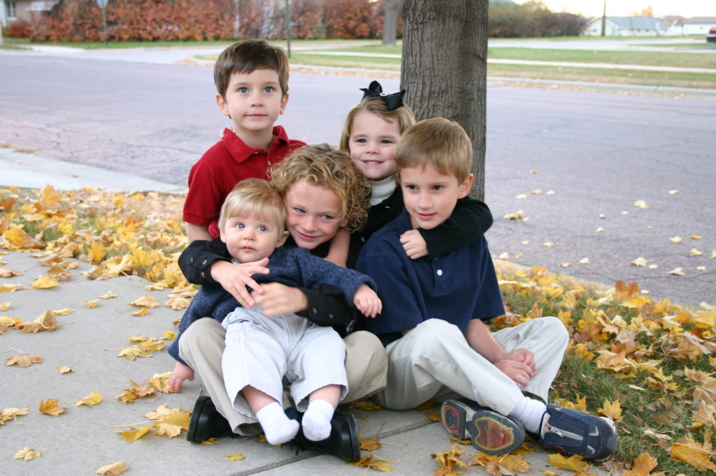 2005-11-05-South-Dakota-76-Family-photo-Chance-Dax-Vale-Kyla-Ian.JPG