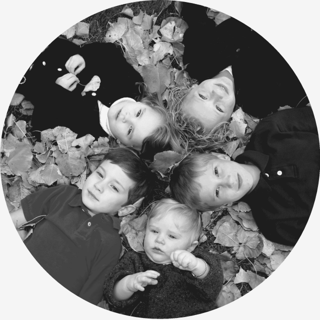 2005-11-05-South-Dakota-100-Family-photo-Chance-Dax-Vale-Kyla-Ian-leaves.JPG