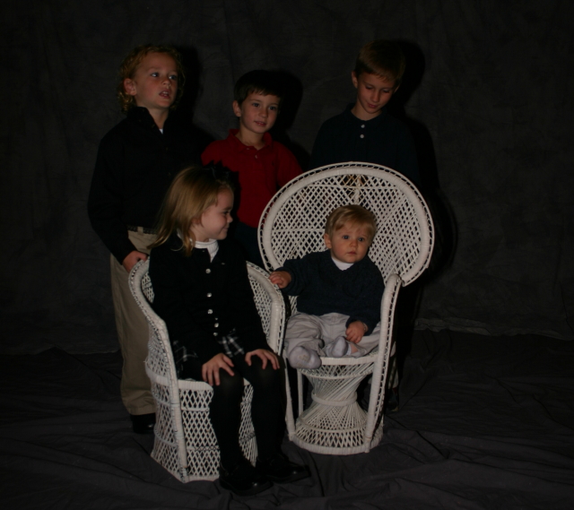 2005/11(November)/SouthDakota/Day2/Family-Photos/640x480_2005-11-05-South-Dakota-32-Family-photo-Vale-Kyla-Dax-Chance-Ian.JPG