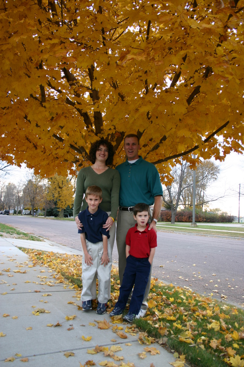 2005-11-05-South-Dakota-58-Family-photo-Suzi-Travis-Chance-Dax.JPG